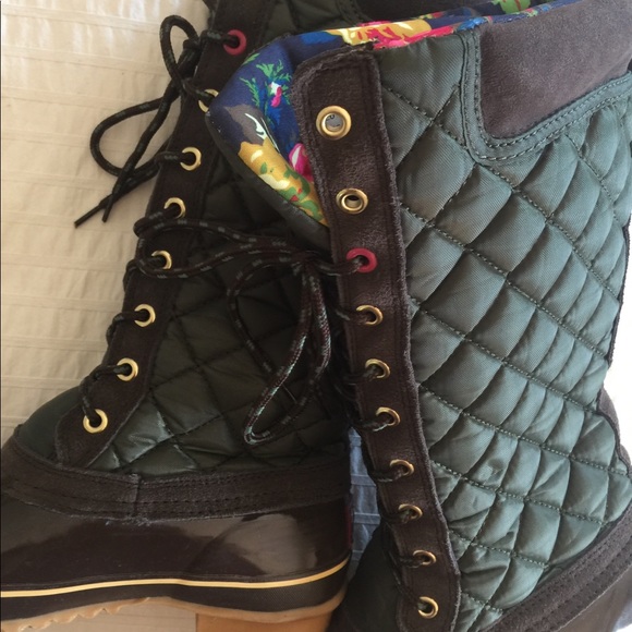 Joules Rain Boots - Picture 7 of 8